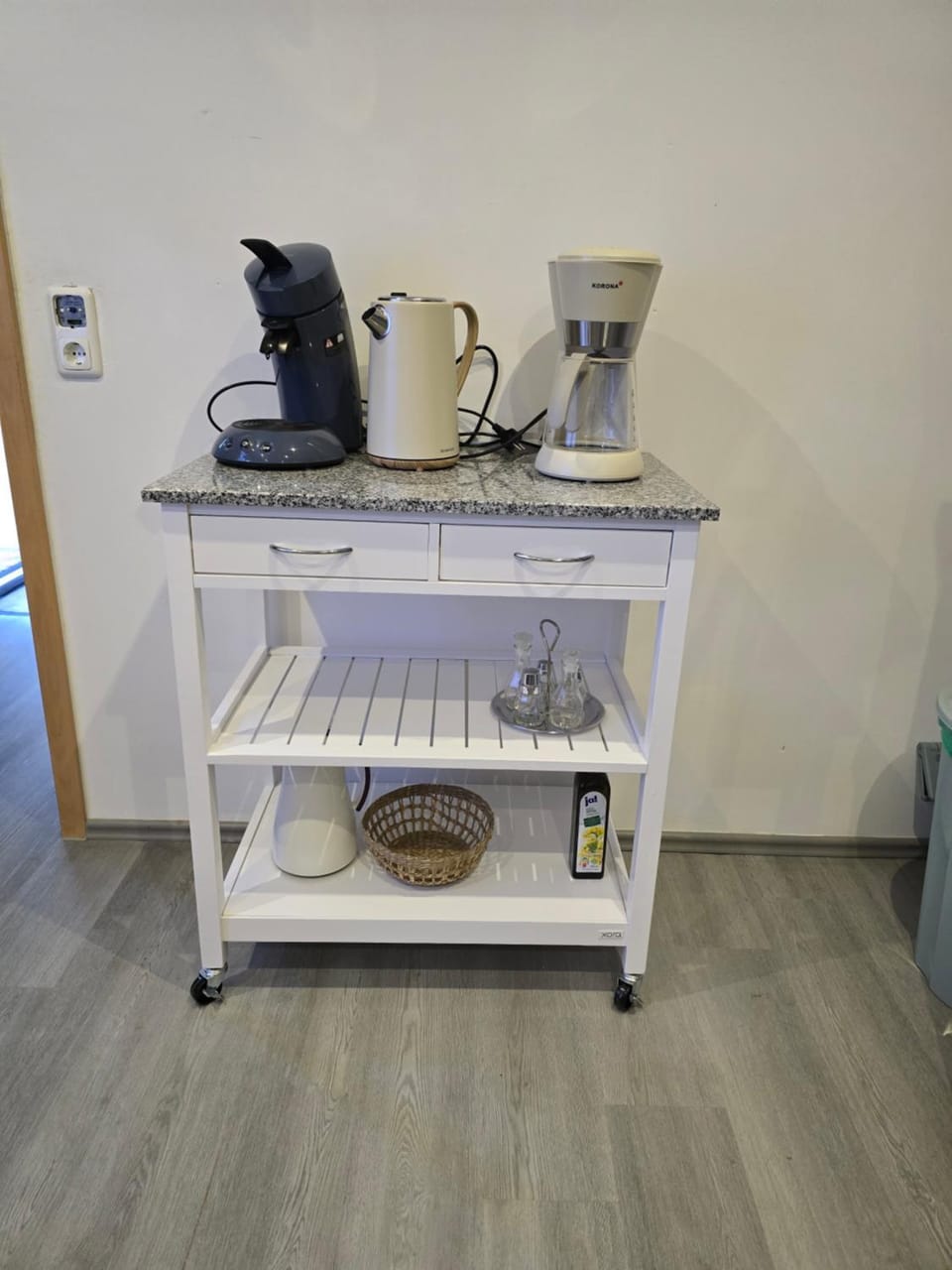 Coffee/tea facilities