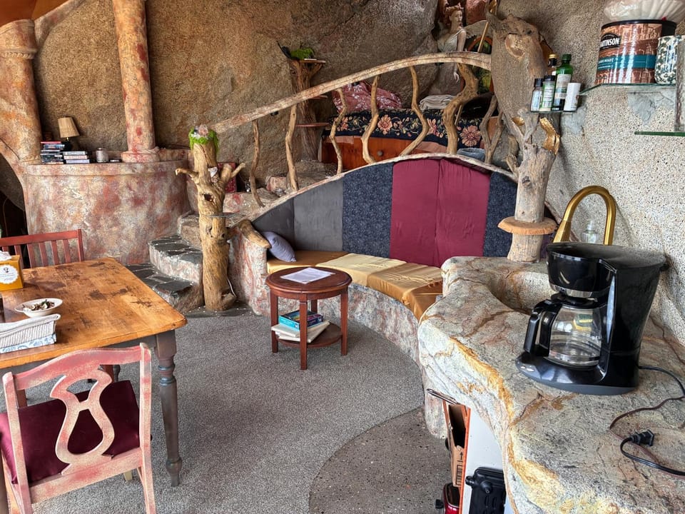 Lord of the rings palice Villa in Lake Isabella