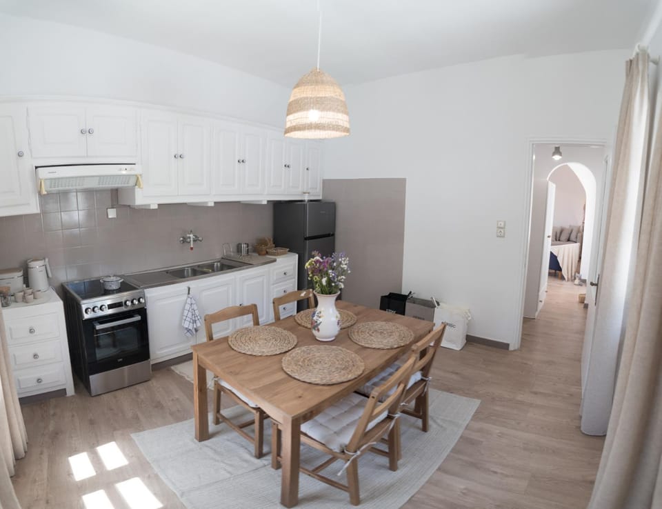 Leti Hydra Apartment in Islands