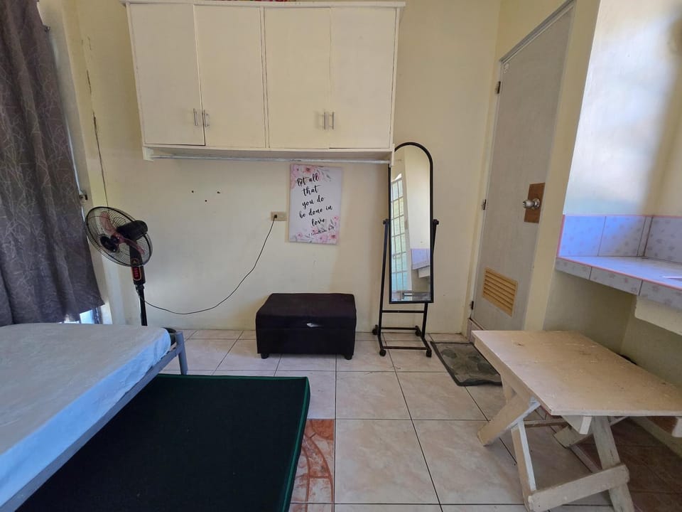 Happy Homes Guest House Bed and Breakfast in Bicol
