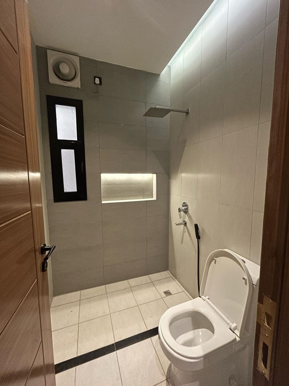 شقة مميزة بـ3 غرف نوم وصالة موقع مميز Apartment in Mecca