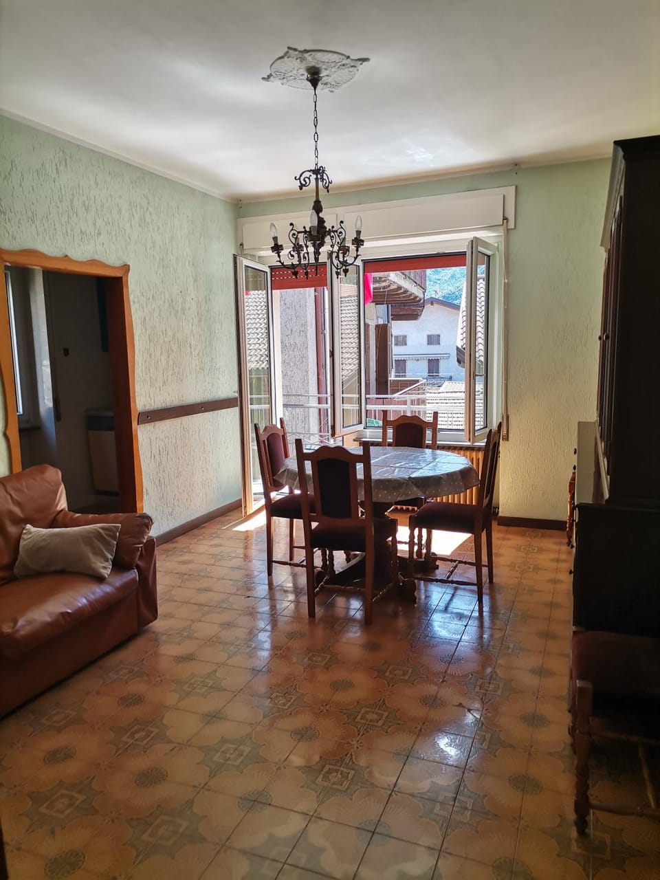 Communal lounge/ TV room