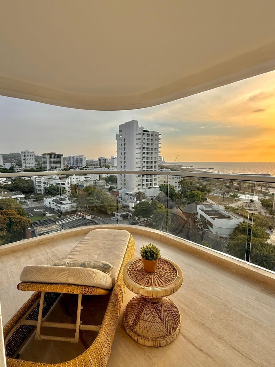 Balcony/Terrace, City view