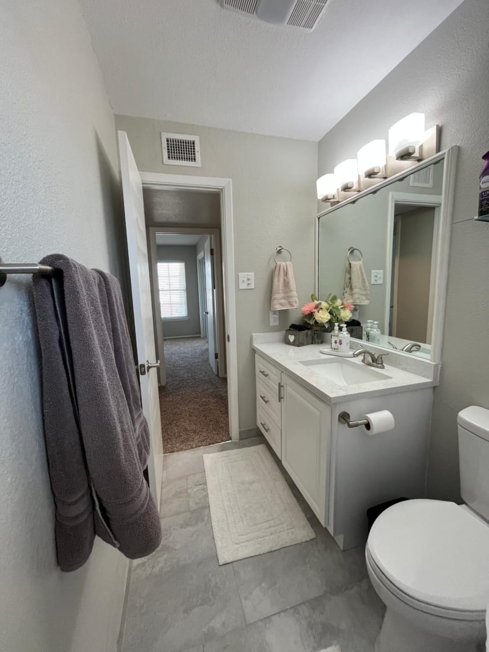 Cozy Townhome 5 Min to Airport Apartment in El Paso