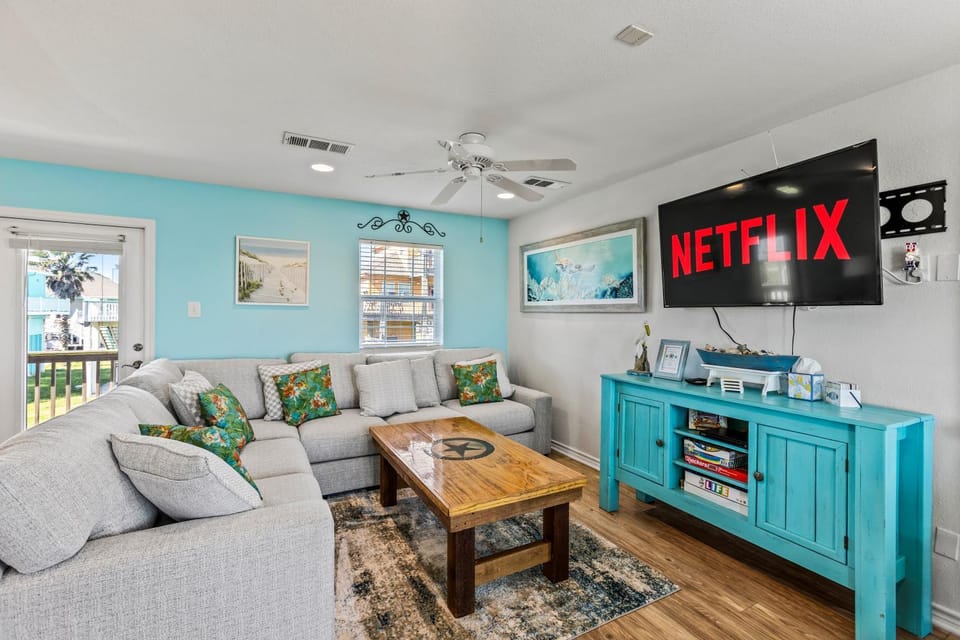 A Texas Star Beachfront 3BR House in Bolivar Peninsula