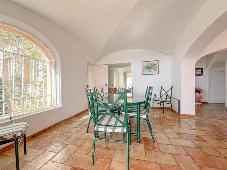 Villa Provençale de Charme avec Piscine et Vue mer Villa in Sainte-Maxime