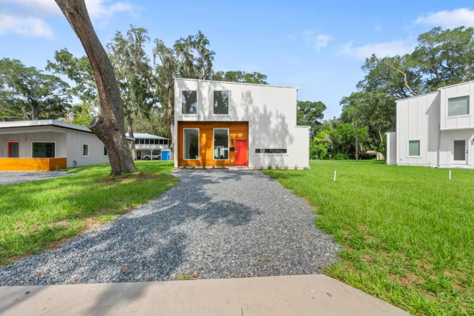 Property building, Garden