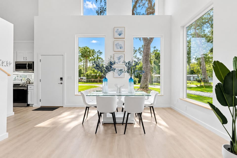 View (from property/room), Dining area, Garden view