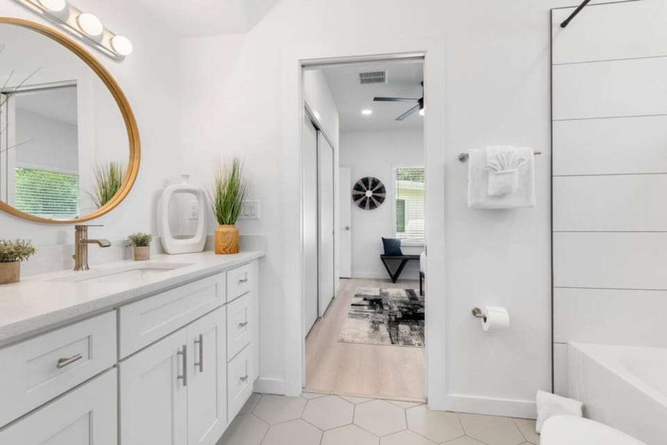 Shower, Bathroom, towels