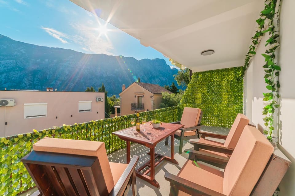 Natural landscape, Seating area