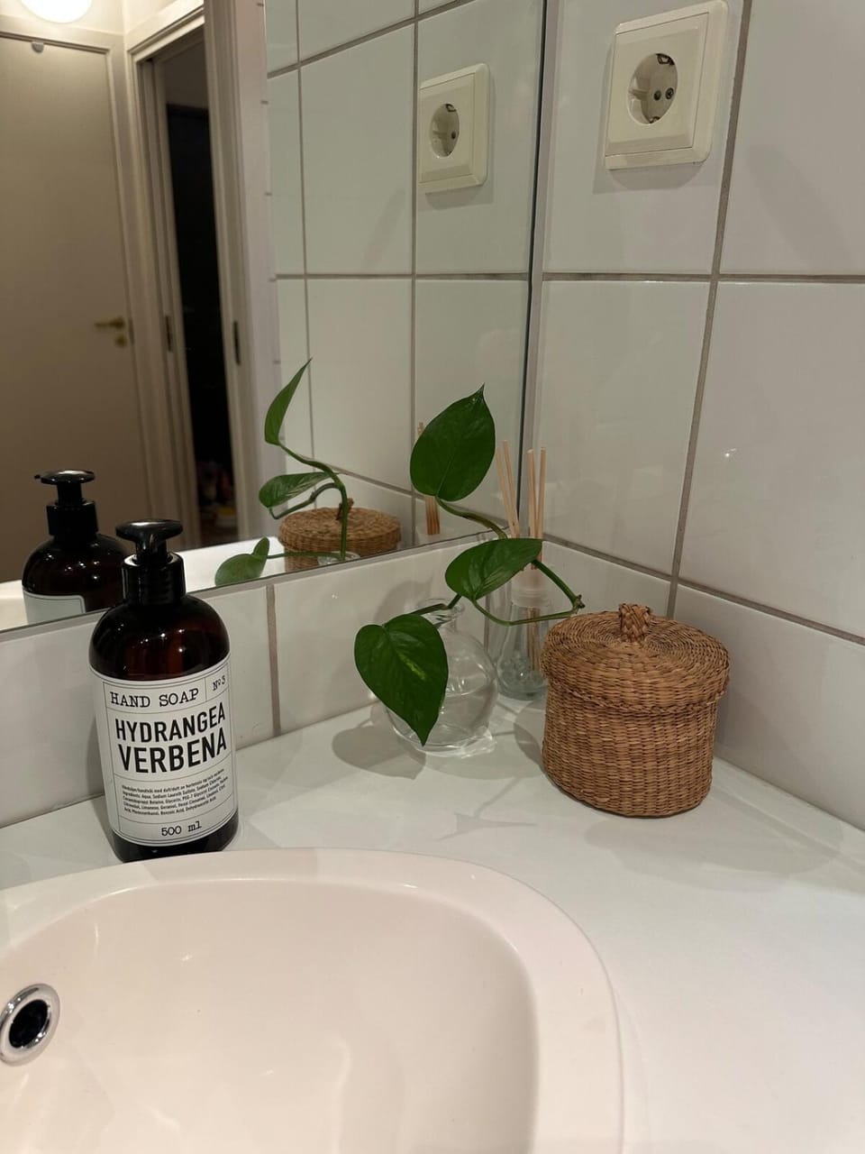 Bathroom, Decorative detail