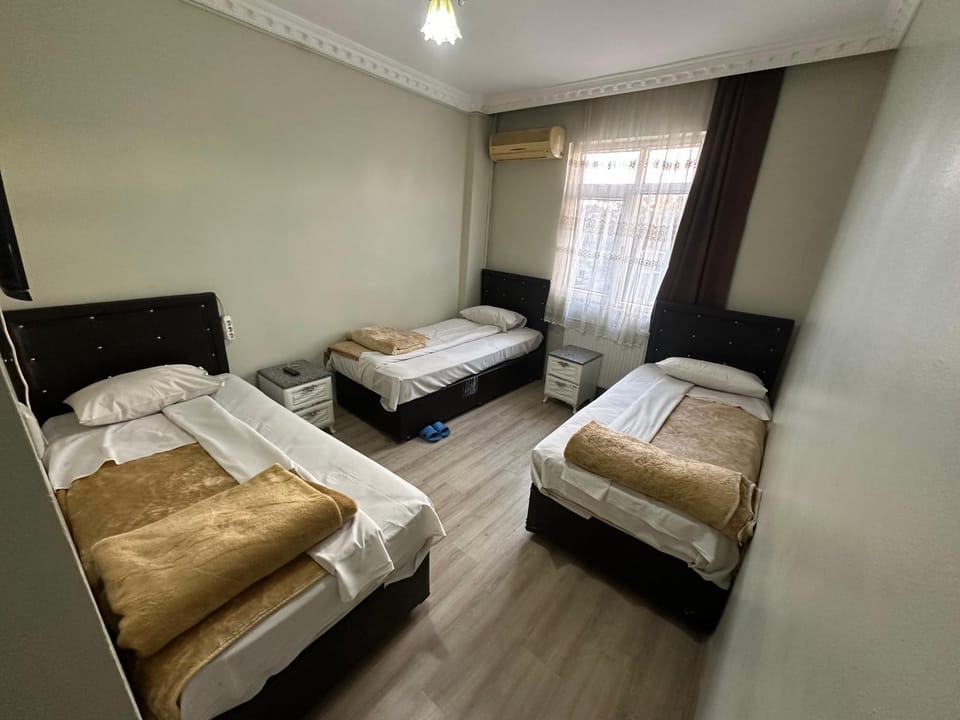 Bed, Photo of the whole room, towels