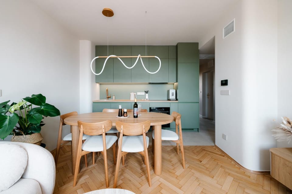 Dining area, kitchen