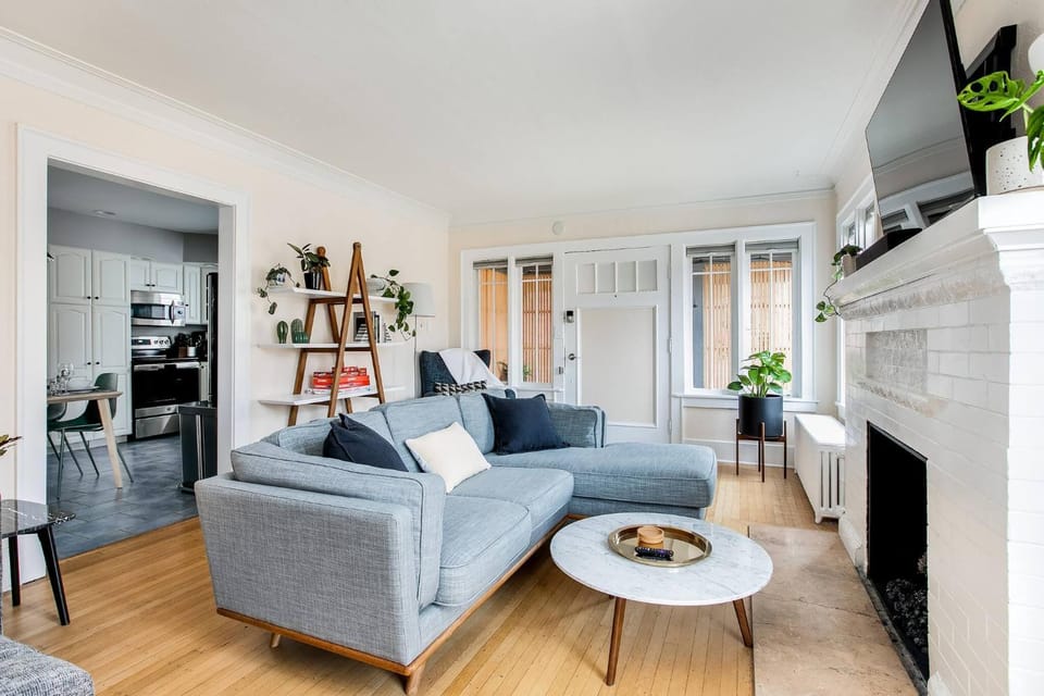 Garden, Living room, Seating area