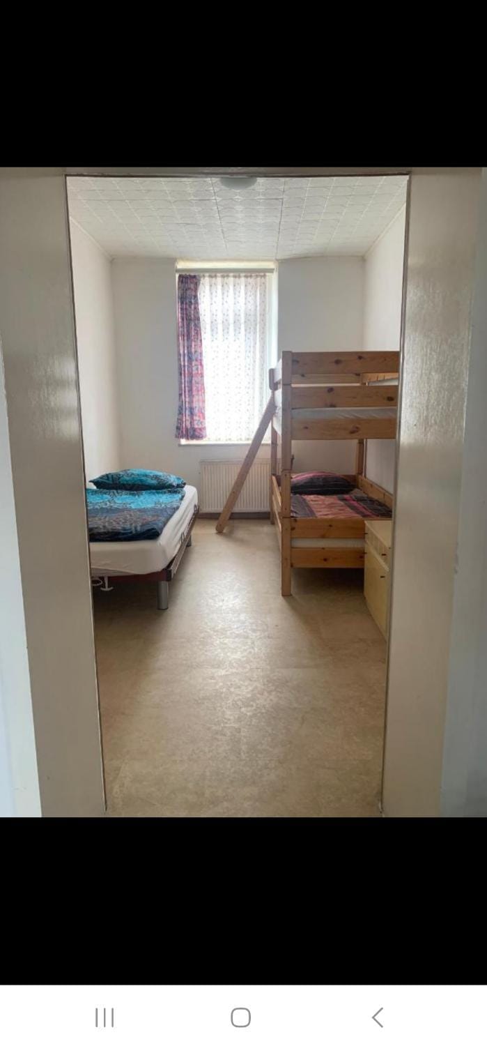 Doppelzimmer mit Küche 2GH Apartment in Krefeld