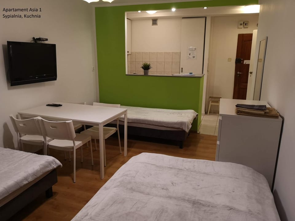 TV and multimedia, Photo of the whole room, Bedroom