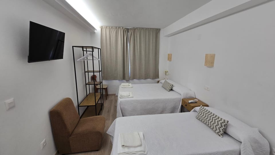 Bed, TV and multimedia, furniture
