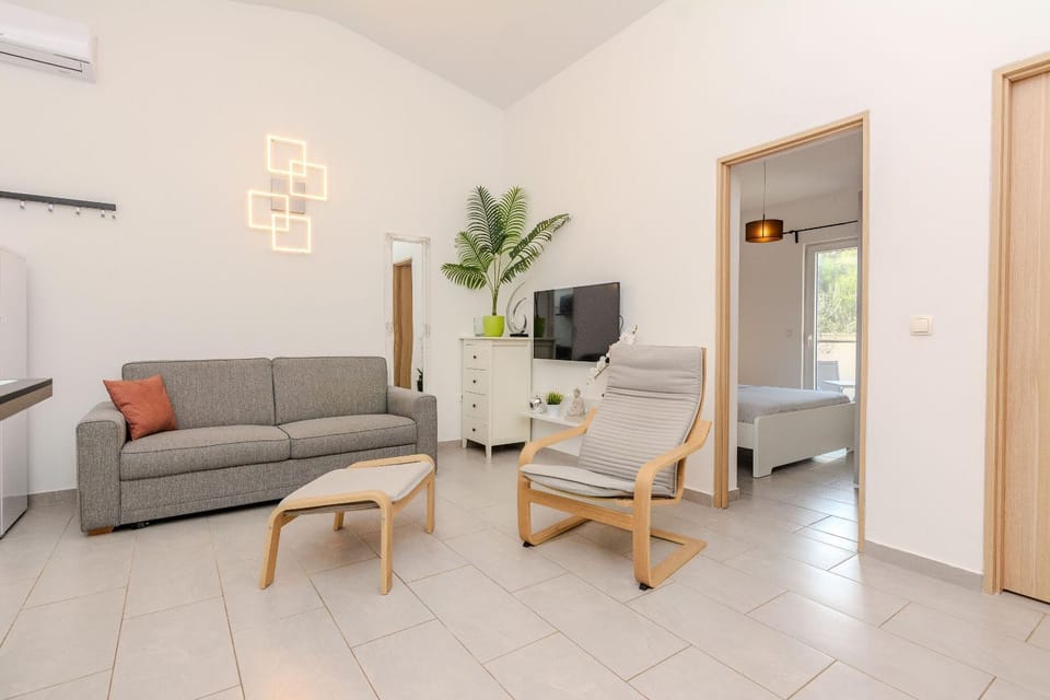 Kitchen or kitchenette, Other, Dining area