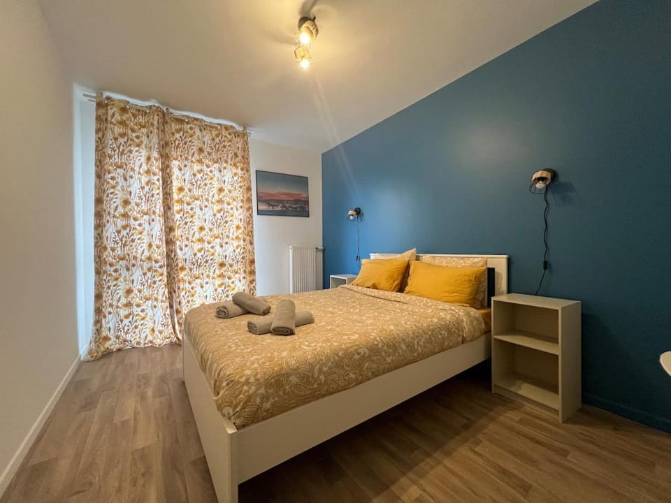 Bed, Bedroom