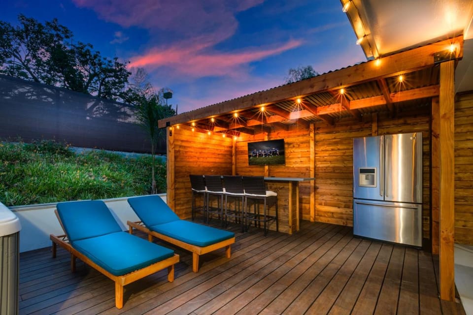 TV and multimedia, Balcony/Terrace, sunbed
