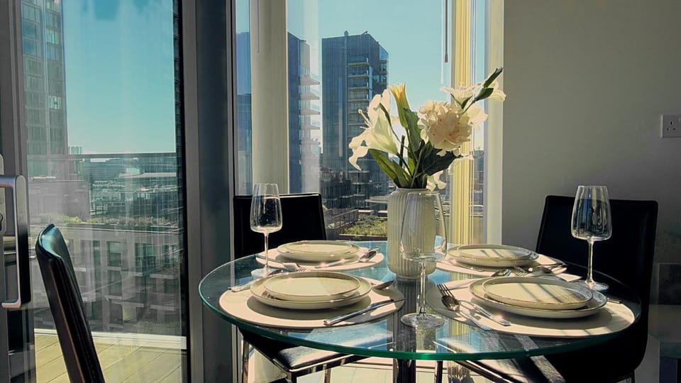 View (from property/room), Balcony/Terrace, Dining area