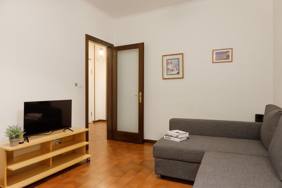 Communal lounge/ TV room, TV and multimedia, Living room, Seating area, Evening entertainment