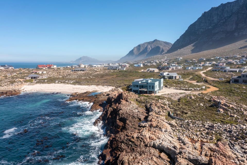 Property building, Natural landscape, Beach, Sea view
