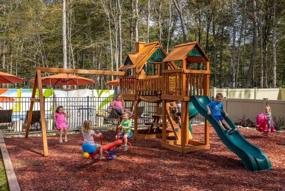 The Poconest - Luxurious Mountain Mansion House in Tunkhannock Township