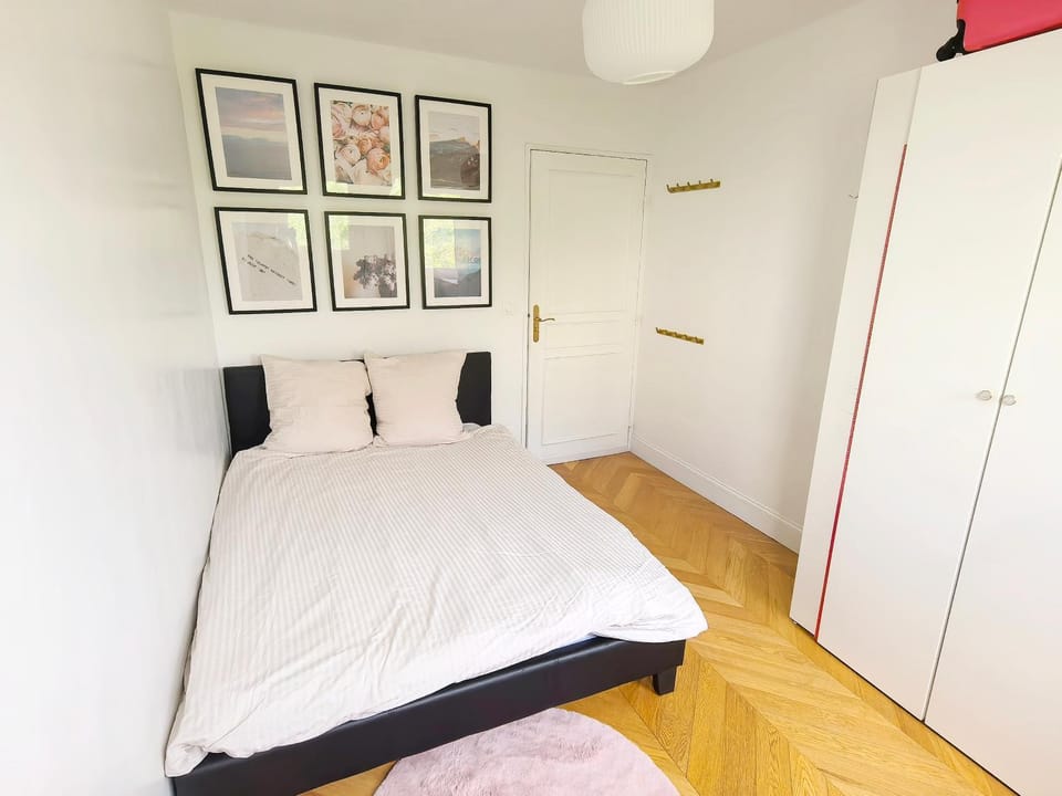 Lux Belleville Apartment in Paris