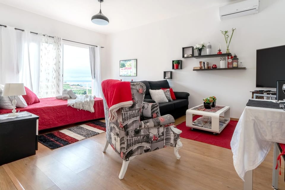 Living room, Dining area, Bedroom