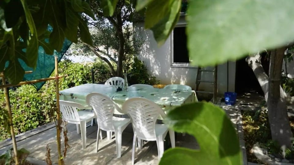 Location, children, Family