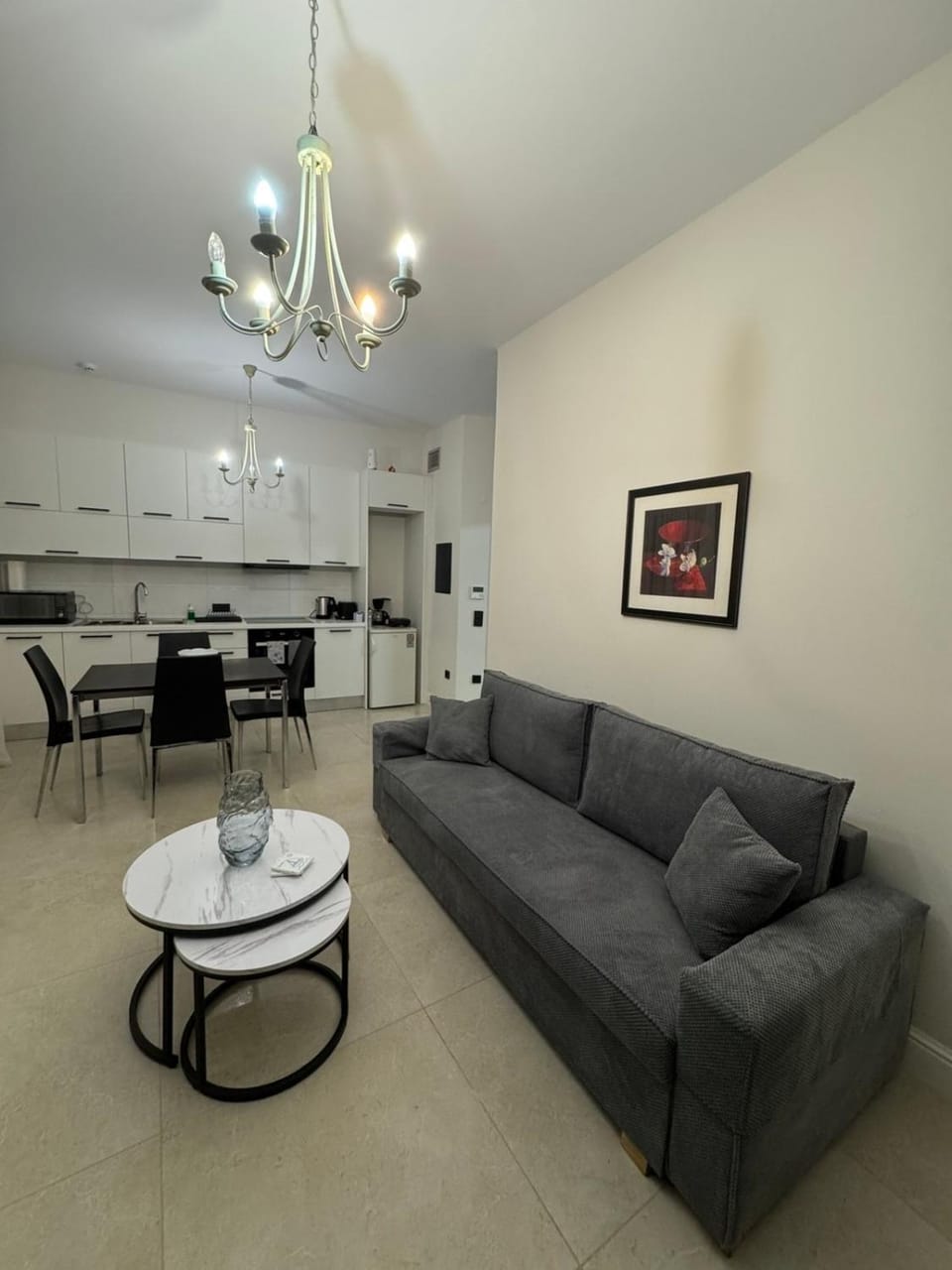 Kitchen or kitchenette, Living room, Seating area, Dining area