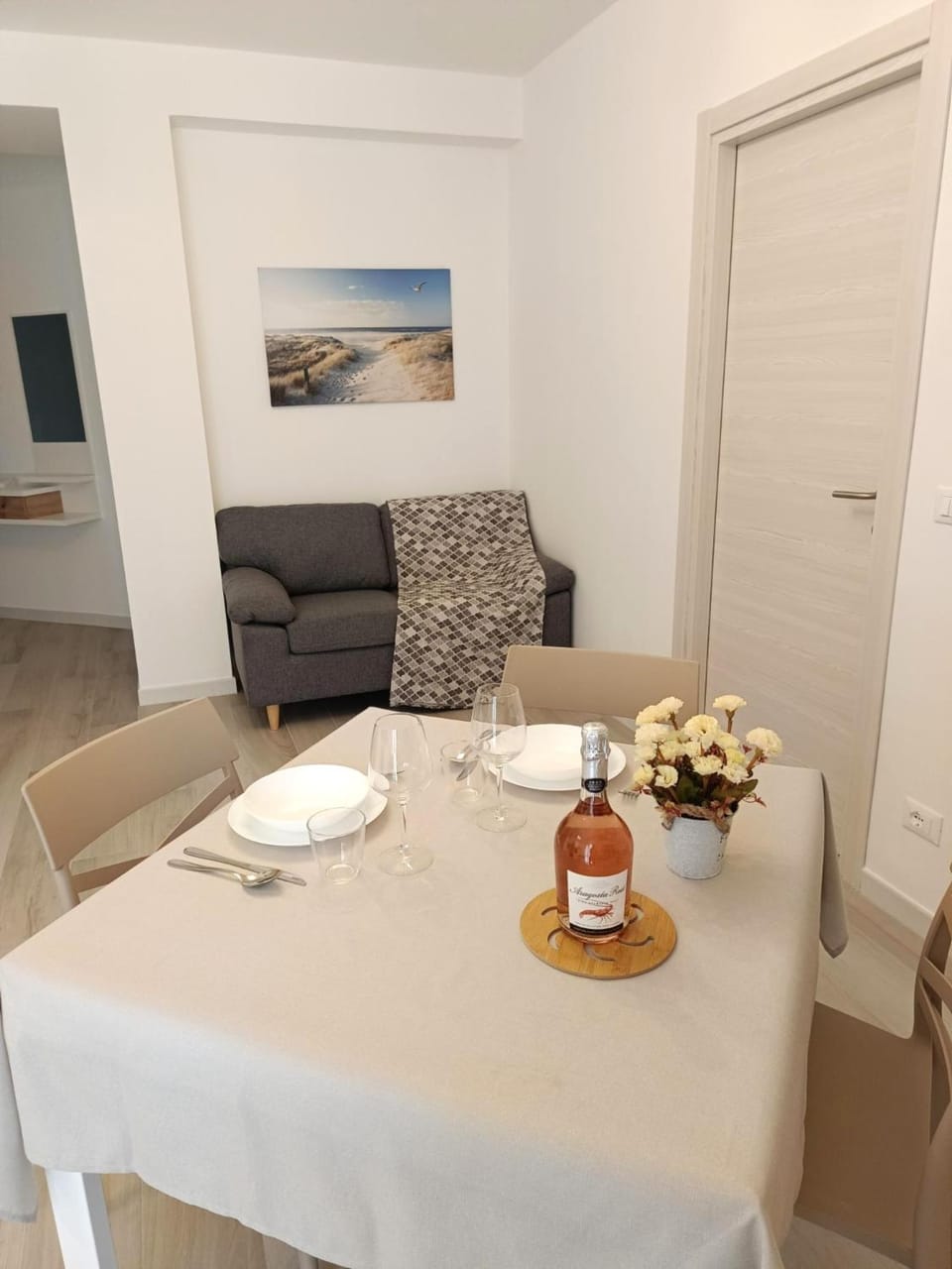 Living room, Dining area