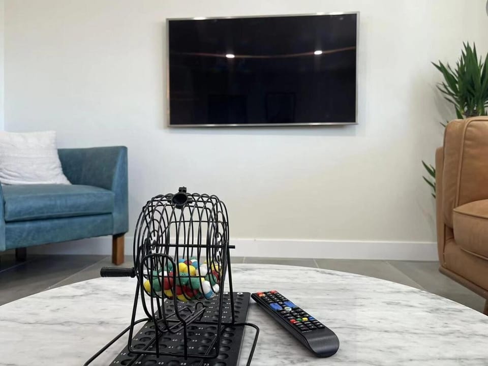 Gated & remodeled 2b2b house 3373 Apartment in West Covina