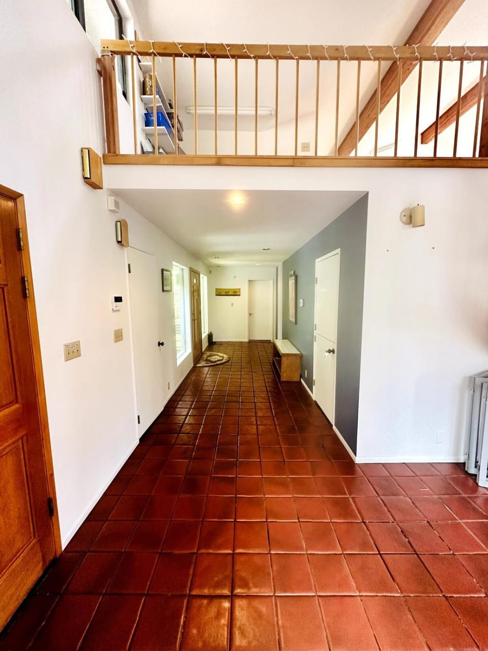 Waterfront Escape - Dock, Hot Tub, Theater House in Allyn-Grapeview