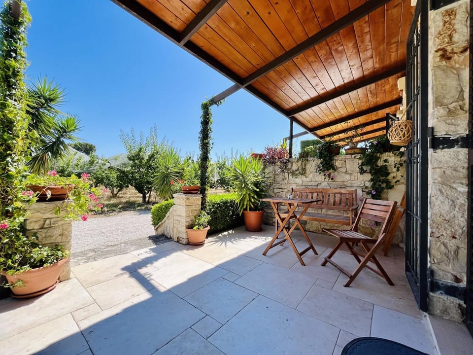 Balcony/Terrace, Garden view