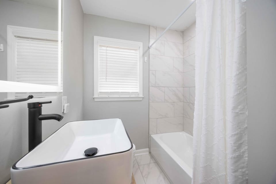 Bathroom, Bath