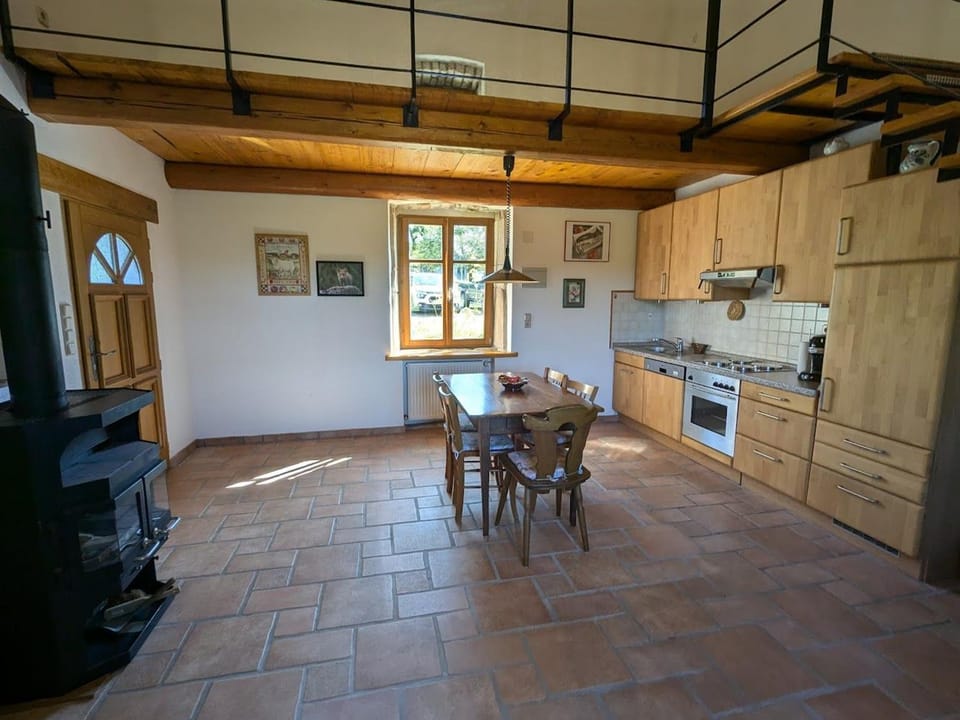 Gîte paisible avec jardin et possibilité d'animaux à Gruey-lès-Surance - FR-1-589-814 House in Vosges