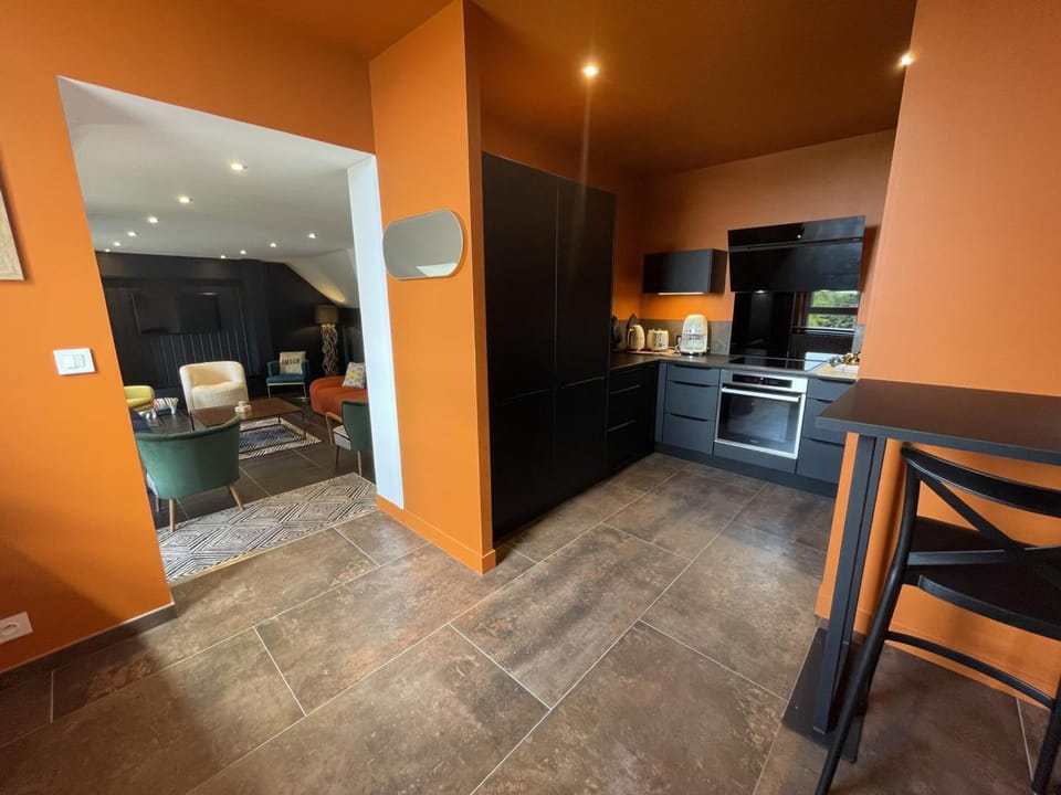 Gîte de Charme à Avoine avec Spa Privé et Jardin - FR-1-381-621 House in Centre-Val de Loire