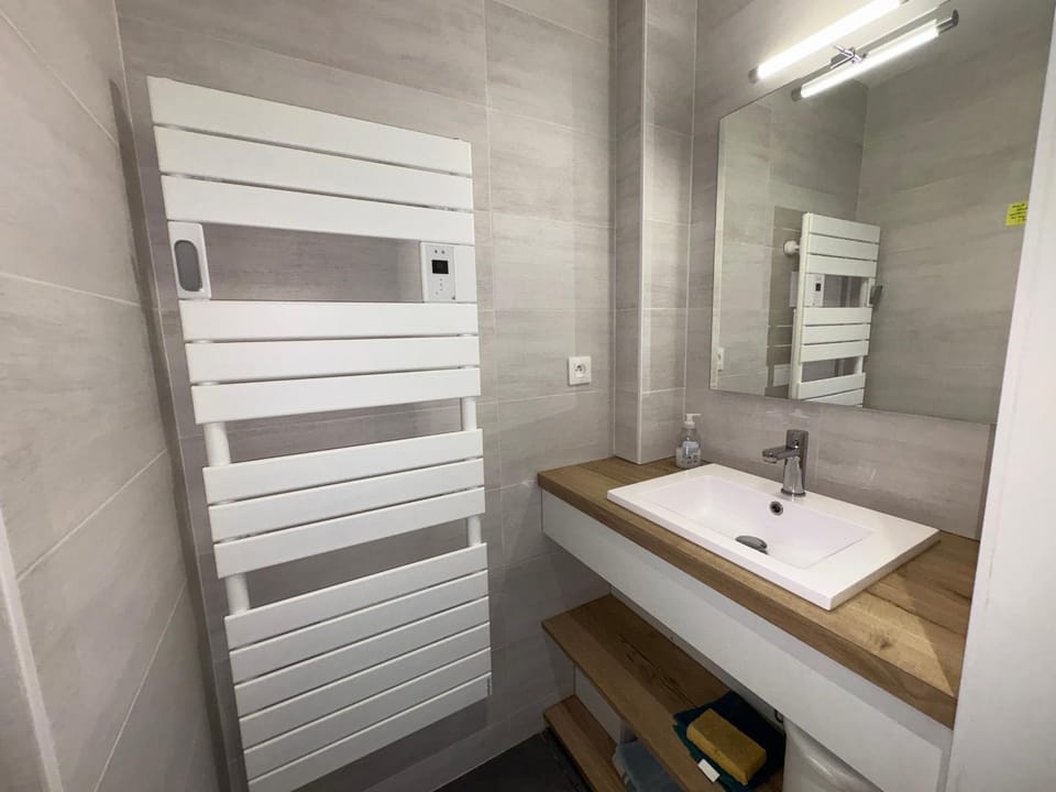 Appartement rénové à 50m de la mer pour 6 pers. - FR-1-323-579 Apartment in Saint-Jean-de-Monts