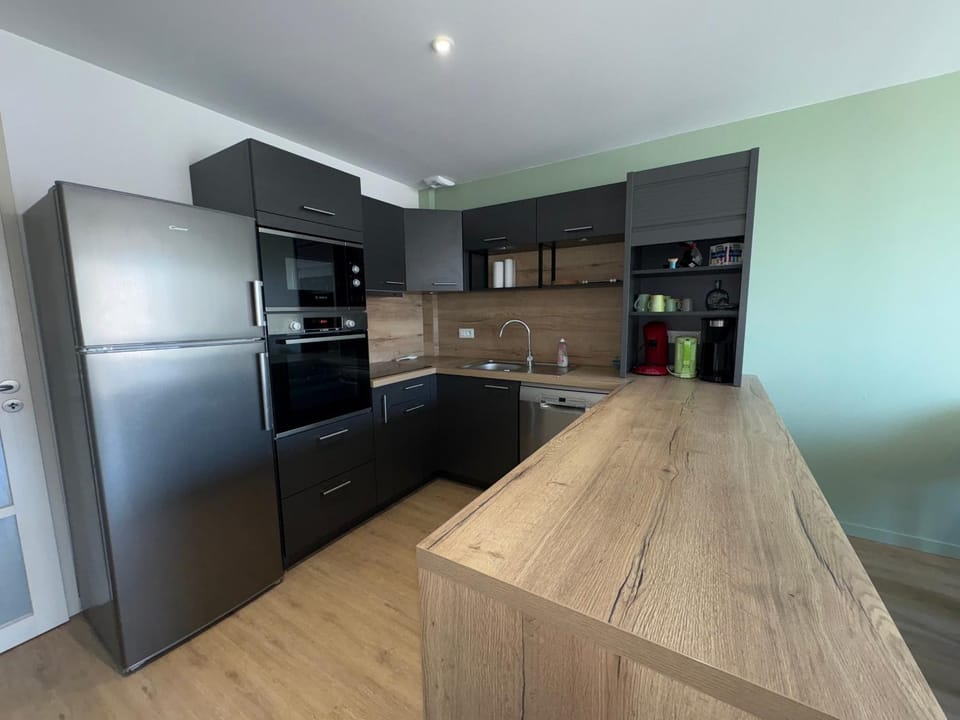 Appartement rénové à 50m de la mer pour 6 pers. - FR-1-323-579 Apartment in Saint-Jean-de-Monts