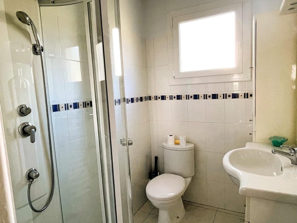 La Grande Motte: Appart 2 pièces lumineux, 4 couchages, parking privé - FR-1-790-35 Apartment in La Grande-Motte