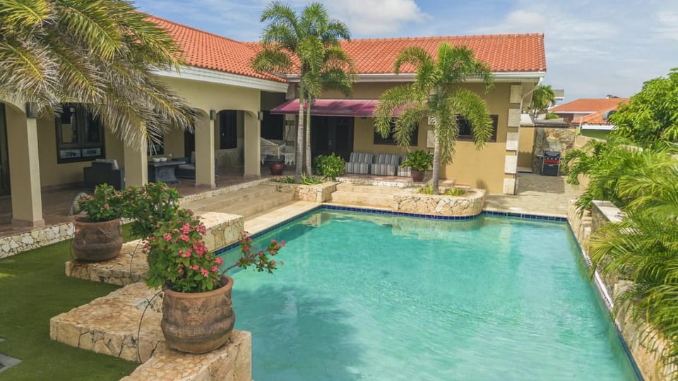 5BR Family Bed Pool Villa Serene Grace By Bocobay Villa in Oranjestad
