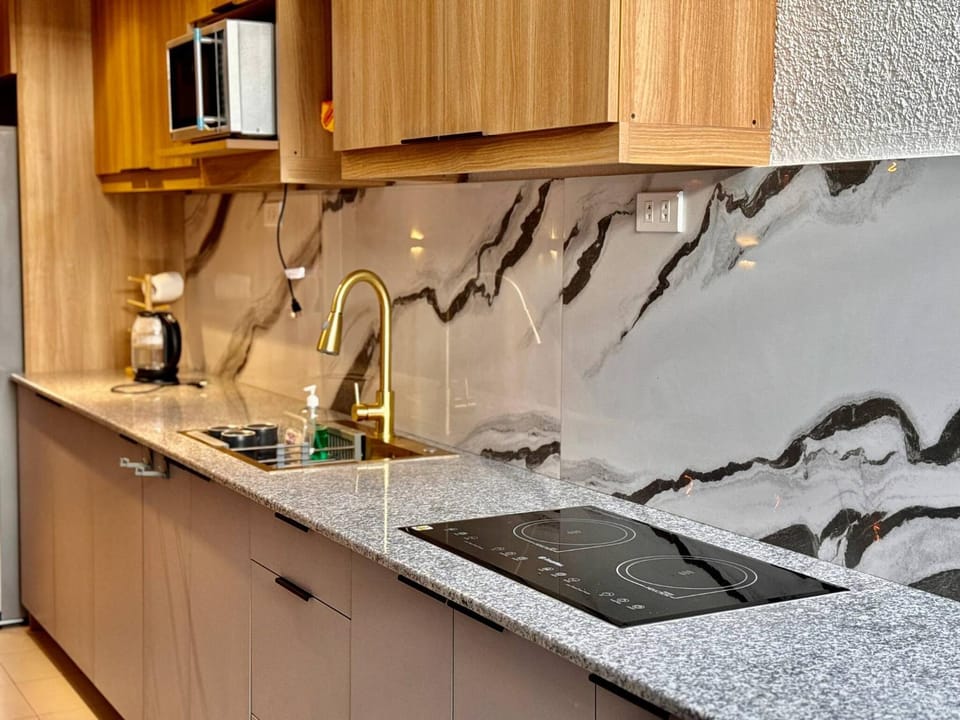 Kitchen or kitchenette, Other, stove