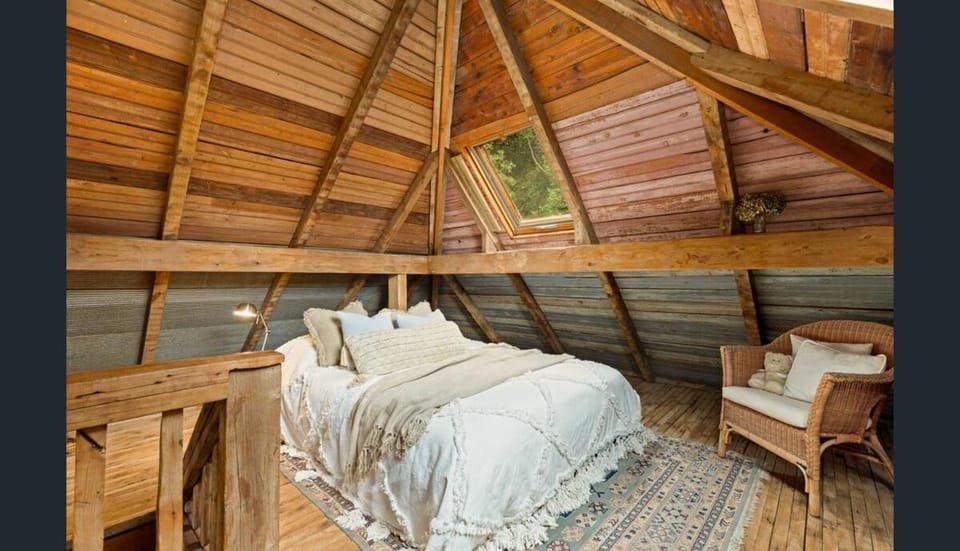 Beautiful Restdown Cottage at Kangaroo Valley House in Barrengarry