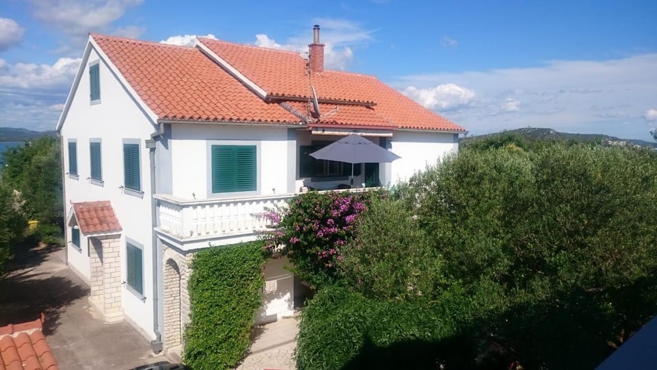 Property building, Day