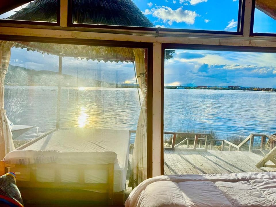 Bed, View (from property/room), Balcony/Terrace, Photo of the whole room, Bedroom, Lake view, River view
