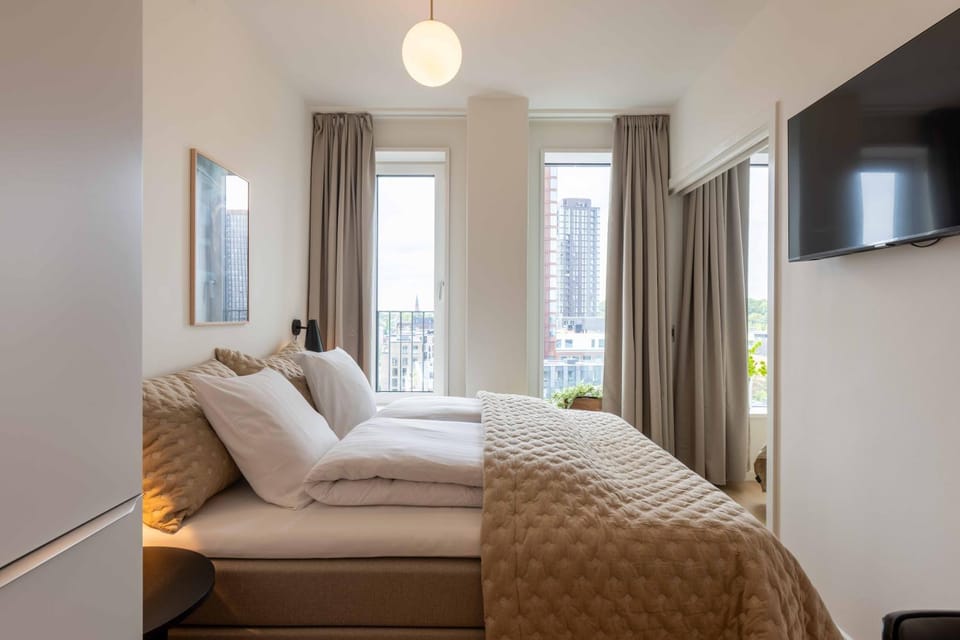 Bed, TV and multimedia