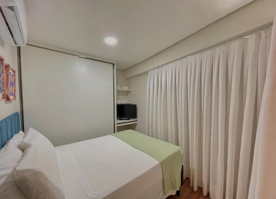 TV and multimedia, Photo of the whole room, air conditioner