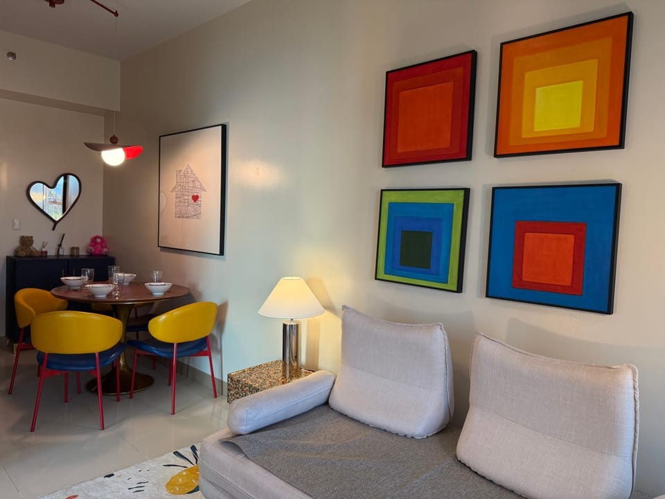Living room, Decorative detail, Seating area, Dining area